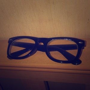 Non-perception glasses